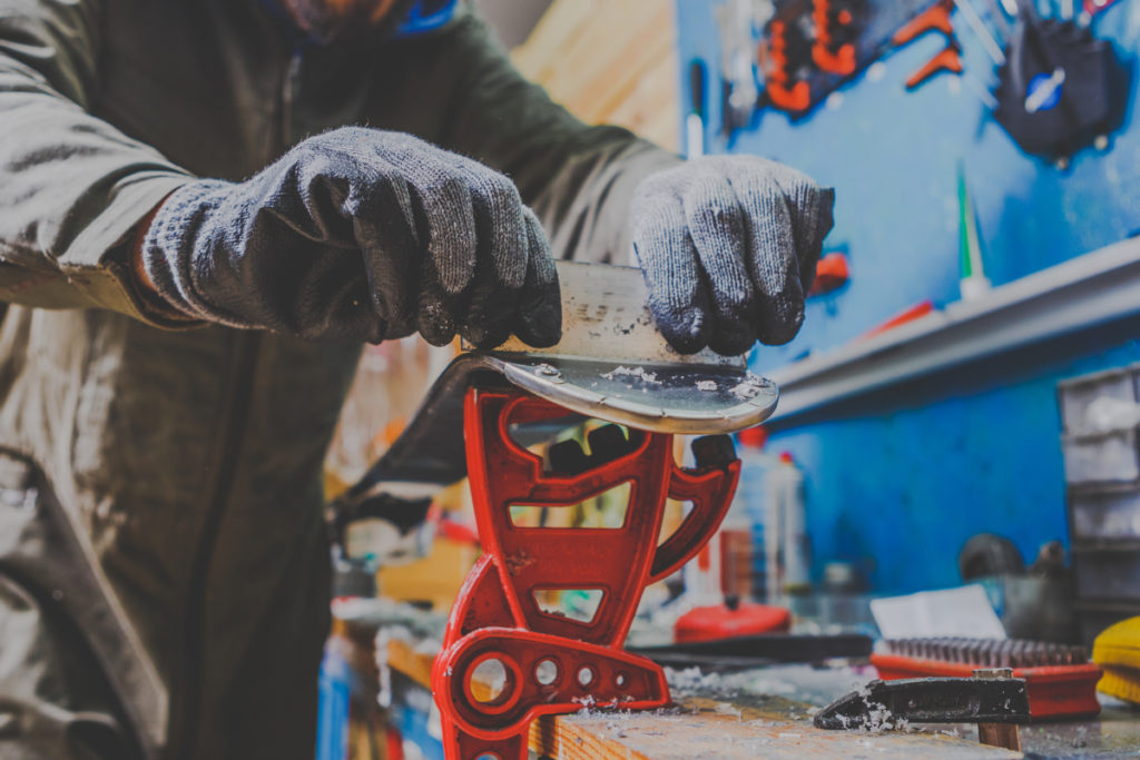 HowTo Repair ski base, grind ski edges, wax skis Step by step tutorial